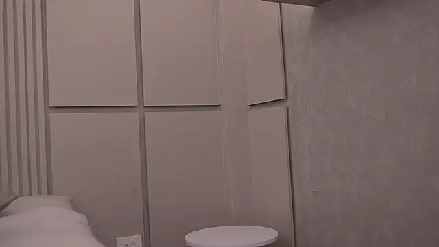 Ariaa Isabell online show from 11-10-25, 06:29