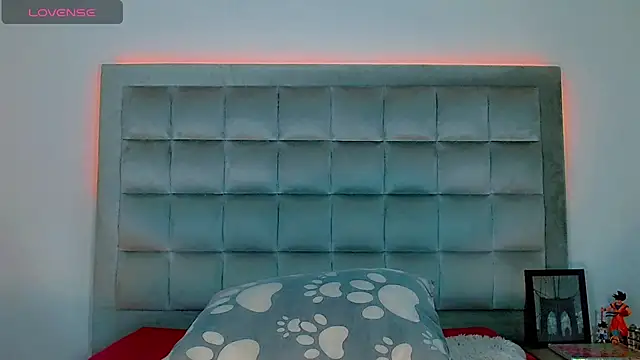 Snapshot of AmazingMistressNathy chatting on 10-12-25, 04:44 AmazingMistressNathy online show from 10-12-25, 04:44