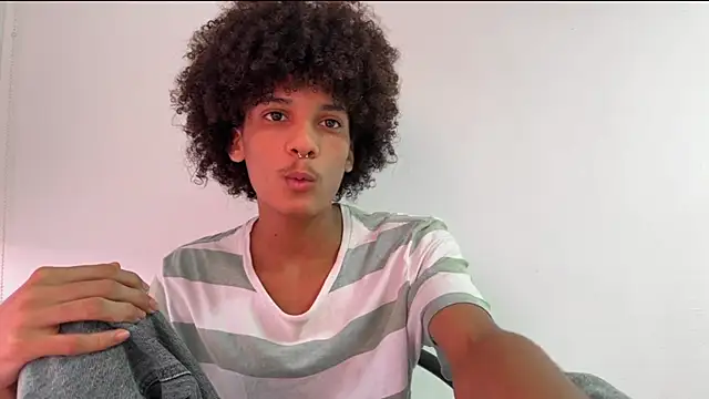 Max Rain online show from 10-28-25, 07:27