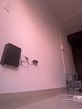 Max Rain online show from 11-22-25, 03:44