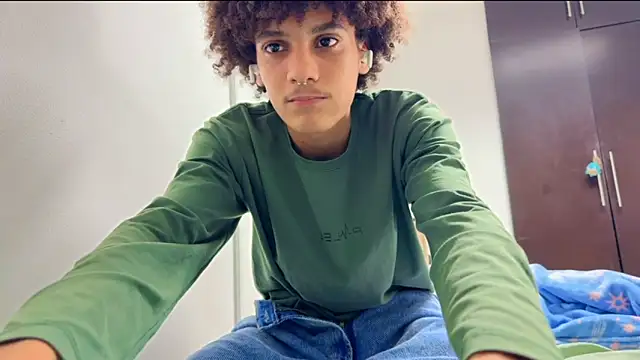 Max Rain online show from 11-23-25, 04:01