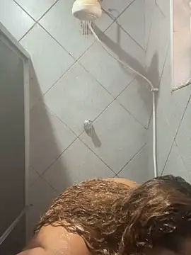 Chloe Leaozinho online show from 03-28-26, 03:00