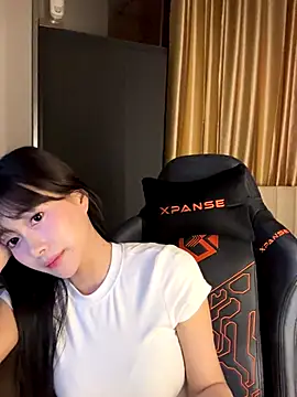 Snapshot of _Meimeibaby_ chatting on 10-18-25, 11:33  Meimeibaby  online show from 10-18-25, 11:33