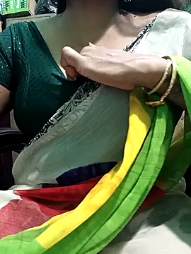 Snapshot of Bhanu-Sharma chatting on 09-13-25, 04:23 Bhanu-Sharma online show from 09-13-25, 04:23