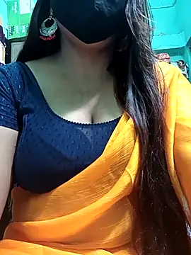 Snapshot of Bhanu-Sharma chatting on 09-26-25, 04:05 Bhanu-Sharma online show from 09-26-25, 04:05