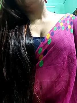 Snapshot of Bhanu-Sharma chatting on 10-10-25, 04:22 Bhanu-Sharma online show from 10-10-25, 04:22