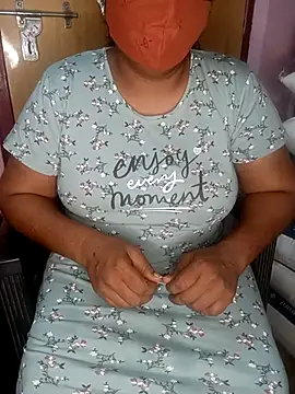 Snapshot of Jessi_25 chatting on 10-16-25, 07:37 Jessi 25 online show from 10-16-25, 07:37