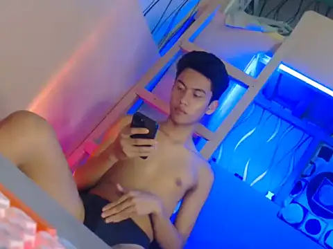 Demure Asian143 online show from 10-06-25, 09:34