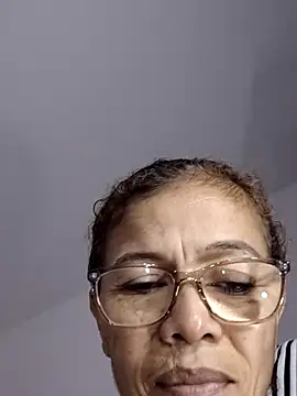 Snapshot of Merybeks chatting on 10-26-25, 10:43 Merybeks online show from 10-26-25, 10:43
