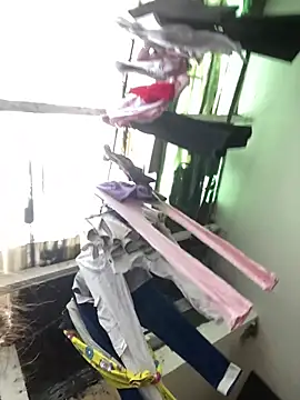 juliana-mancini online show from 11-13-25, 05:01