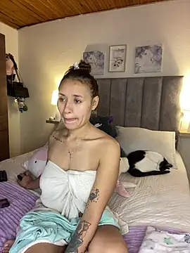 juliana-mancini online show from 12-20-25, 05:09