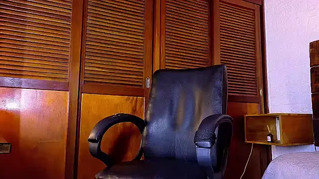 ALANNFERRER online show from 12-01-25, 10:20