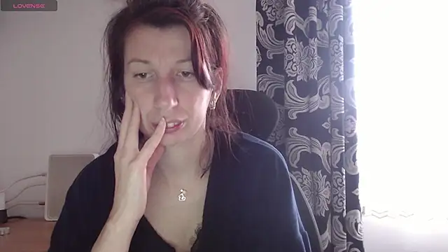 RosieHayes online show from 11-19-25, 09:09