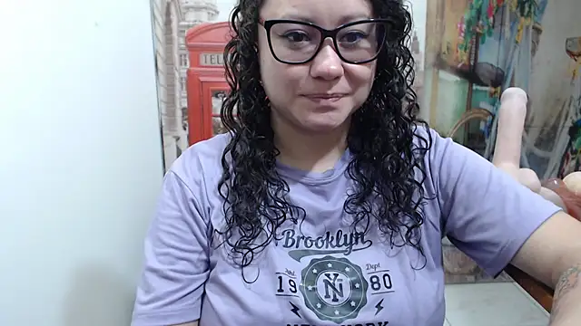 Snapshot of greeneyes_nurse chatting on 10-21-25, 07:14 greeneyes nurse online show from 10-21-25, 07:14