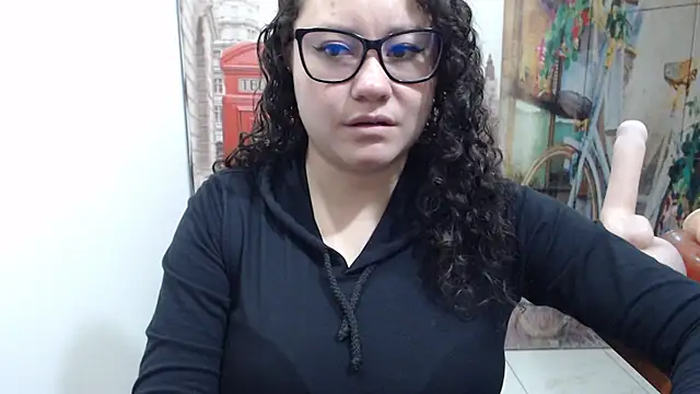 Snapshot of greeneyes_nurse chatting on 10-27-25, 06:56 greeneyes nurse online show from 10-27-25, 06:56