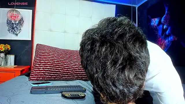 Matteo12  online show from 09-21-25, 04:14