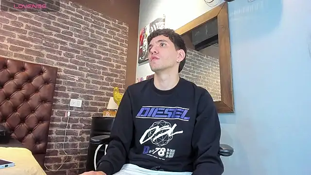 Matteo12  online show from 10-23-25, 03:06