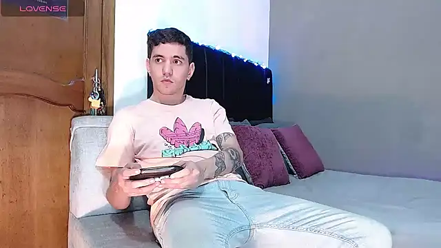 Matteo12  online show from 01-08-26, 04:26