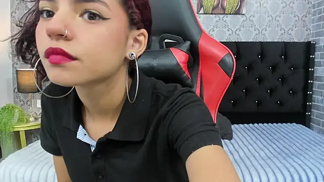 Kittypetite11 online show from 09-12-25, 02:00