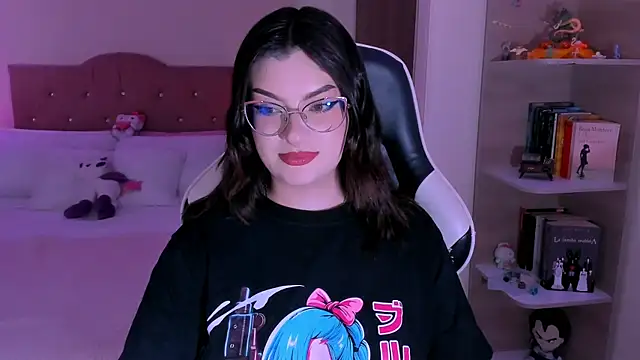 OphelianaRose33 online show from 12-19-25, 10:28