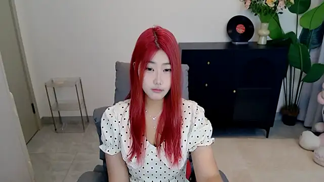 Snapshot of xiaouli chatting on 09-17-25, 07:43 xiaouli online show from 09-17-25, 07:43