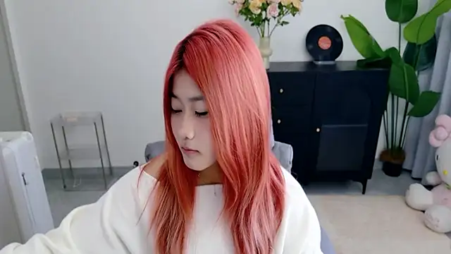 Snapshot of xiaouli chatting on 10-05-25, 02:21 xiaouli online show from 10-05-25, 02:21