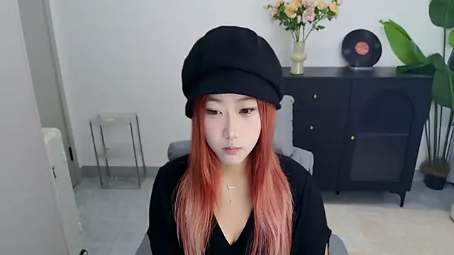 Snapshot of xiaouli chatting on 10-07-25, 01:47 xiaouli online show from 10-07-25, 01:47