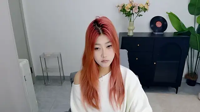 Snapshot of xiaouli chatting on 10-11-25, 02:33 xiaouli online show from 10-11-25, 02:33