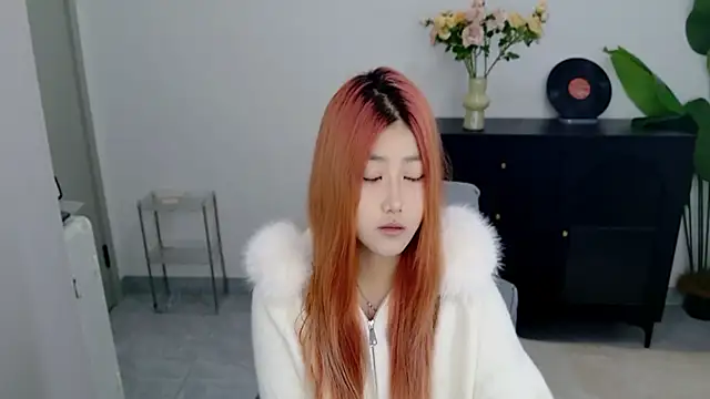 Snapshot of xiaouli chatting on 10-25-25, 02:08 xiaouli online show from 10-25-25, 02:08