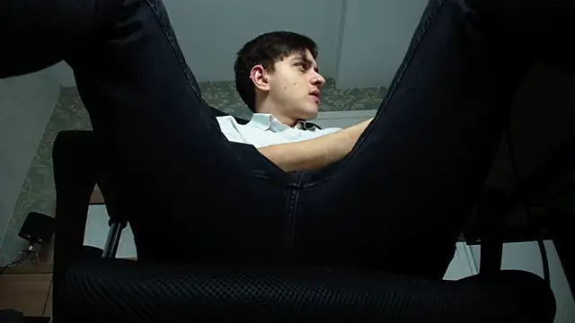 Snapshot of FelixStarkk chatting on 09-28-25, 04:40 FelixStarkk online show from 09-28-25, 04:40