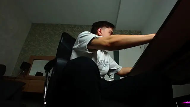 Snapshot of FelixStarkk chatting on 11-01-25, 04:58 FelixStarkk online show from 11-01-25, 04:58