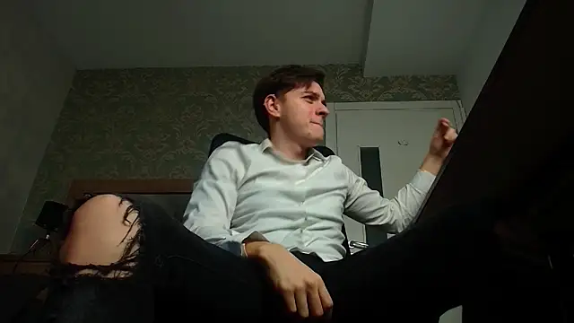 Snapshot of FelixStarkk chatting on 11-22-25, 05:39 FelixStarkk online show from 11-22-25, 05:39