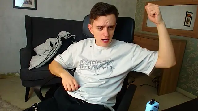 Snapshot of FelixStarkk chatting on 12-01-25, 04:50 FelixStarkk online show from 12-01-25, 04:50