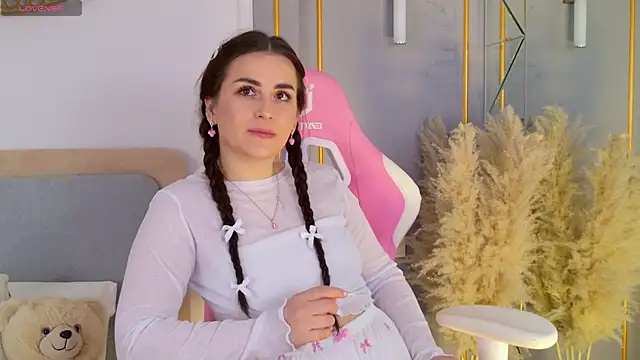 Snapshot of LanaElise chatting on 11-06-25, 06:03 LanaElise online show from 11-06-25, 06:03