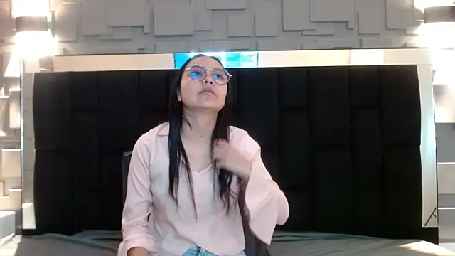 katalina07 1 online show from 10-02-25, 03:52