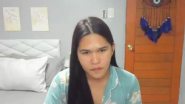 Snapshot of AlianaBlair chatting on 09-12-25, 03:23 AlianaBlair online show from 09-12-25, 03:23