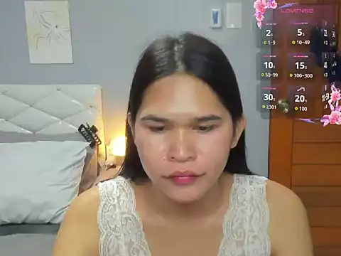 Snapshot of AlianaBlair chatting on 09-27-25, 04:23 AlianaBlair online show from 09-27-25, 04:23