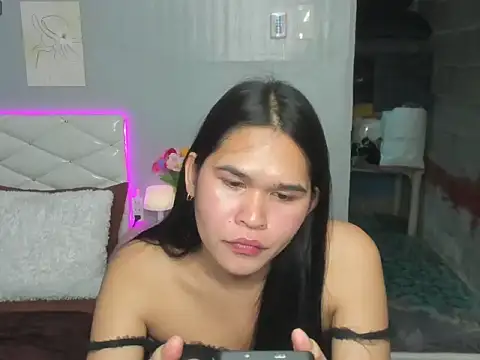 Snapshot of AlianaBlair chatting on 10-10-25, 06:07 AlianaBlair online show from 10-10-25, 06:07