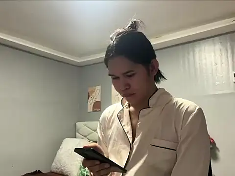 Snapshot of AlianaBlair chatting on 10-31-25, 01:17 AlianaBlair online show from 10-31-25, 01:17