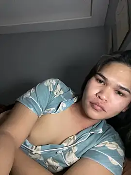 Snapshot of AlianaBlair chatting on 11-14-25, 06:17 AlianaBlair online show from 11-14-25, 06:17