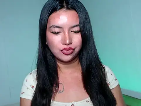 Snapshot of thinker_belle chatting on 10-23-25, 02:49 thinker belle online show from 10-23-25, 02:49