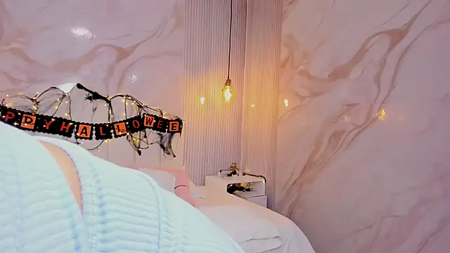 luna hot ass online show from 10-30-25, 08:42