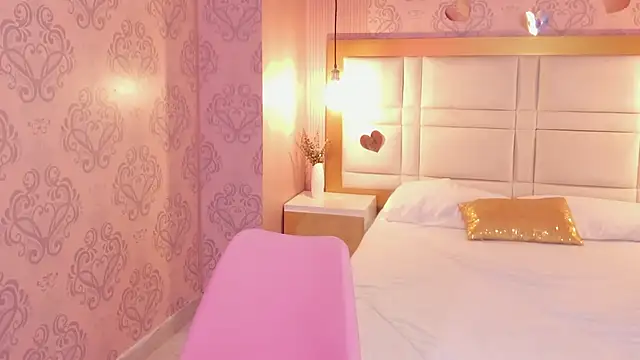 luna hot ass online show from 02-17-26, 09:10