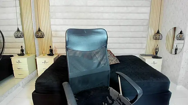 keytinthomson  online show from 02-10-26, 07:07