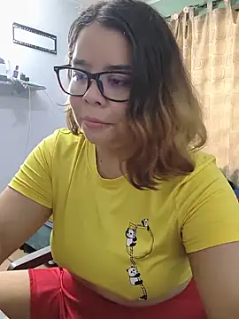 Snapshot of saenz_eymi chatting on 06-10-26, 05:12 saenz eymi online show from 06-10-26, 05:12