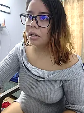 Snapshot of saenz_eymi chatting on 06-14-26, 06:21 saenz eymi online show from 06-14-26, 06:21