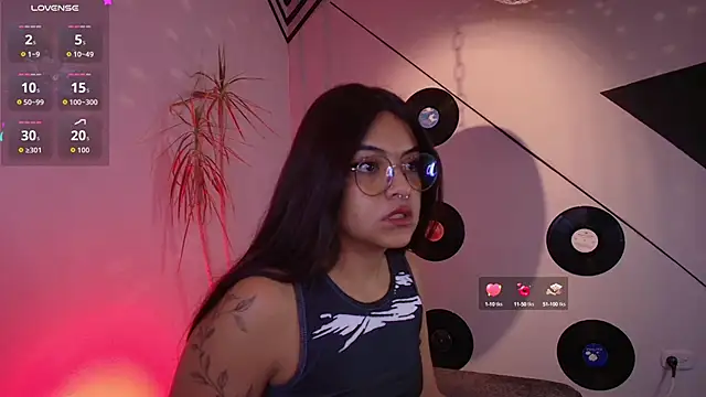 Lilith and Khloe online show from 10-02-25, 11:17