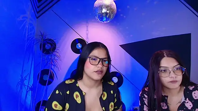 Lilith and Khloe online show from 01-06-26, 11:14