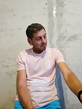 Snapshot of Alex-andru88 chatting on 10-31-25, 06:14 Alex-andru88 online show from 10-31-25, 06:14