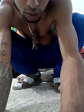 Snapshot of Negritohot2828 chatting on 10-02-25, 04:41 Negritohot2828 online show from 10-02-25, 04:41